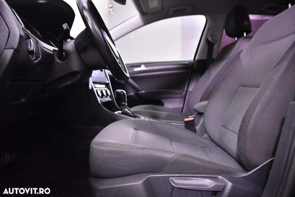 Volkswagen Golf - 21