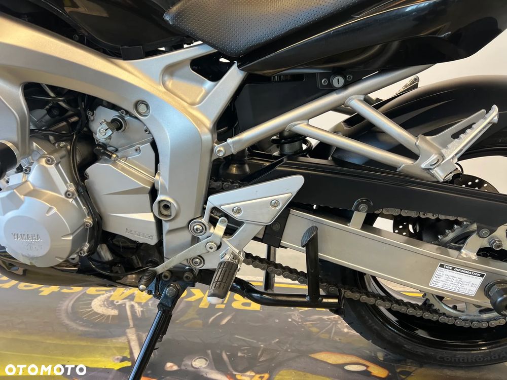 Yamaha FZ6 - 16