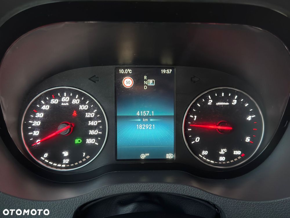 Mercedes-Benz SPRINTER - 25