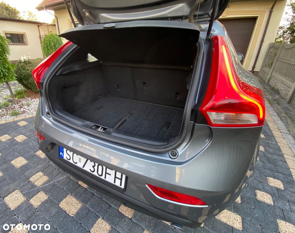 Volvo V40 D2 Momentum - 19