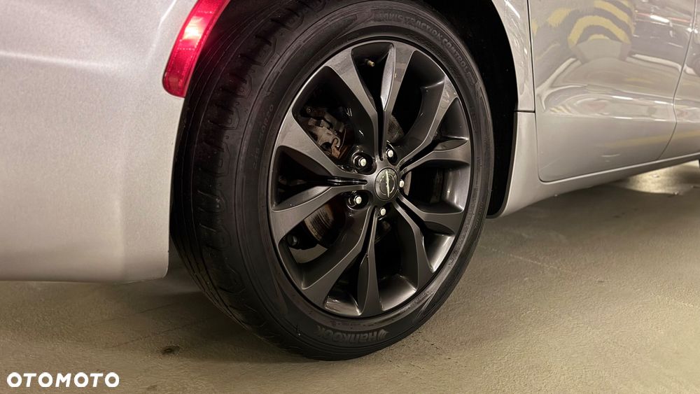 Chrysler Pacifica - 24