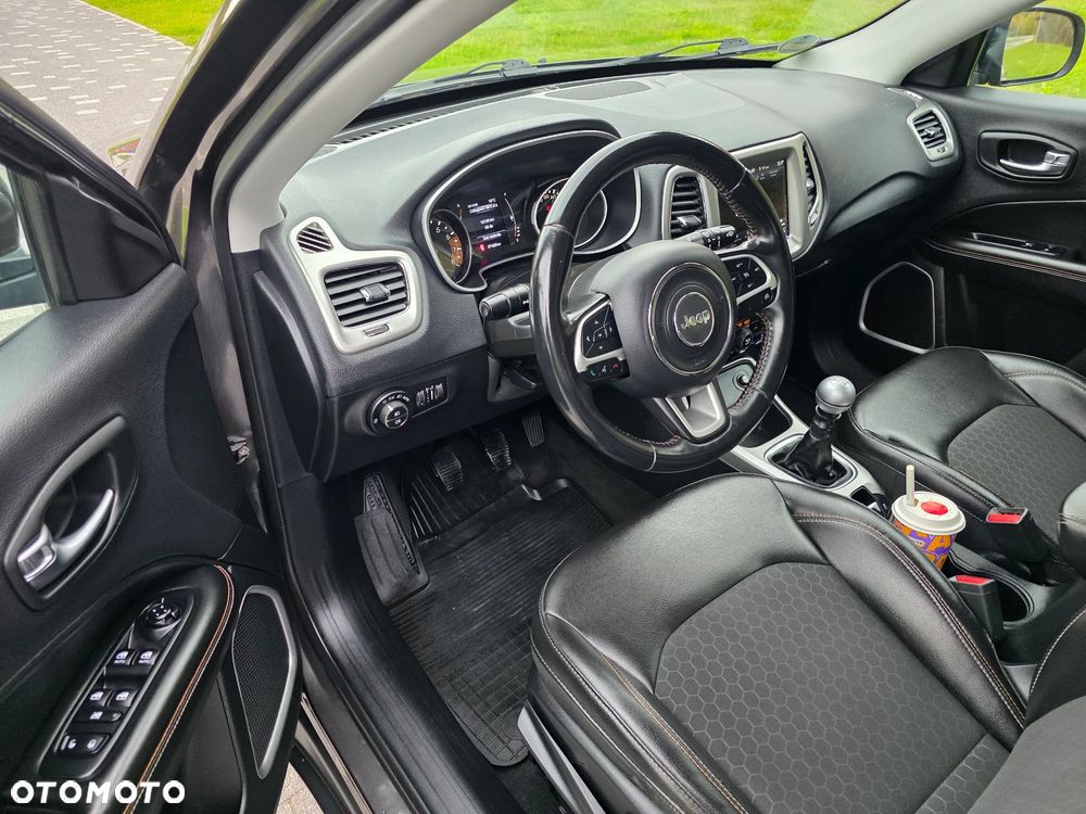 Jeep Compass - 25