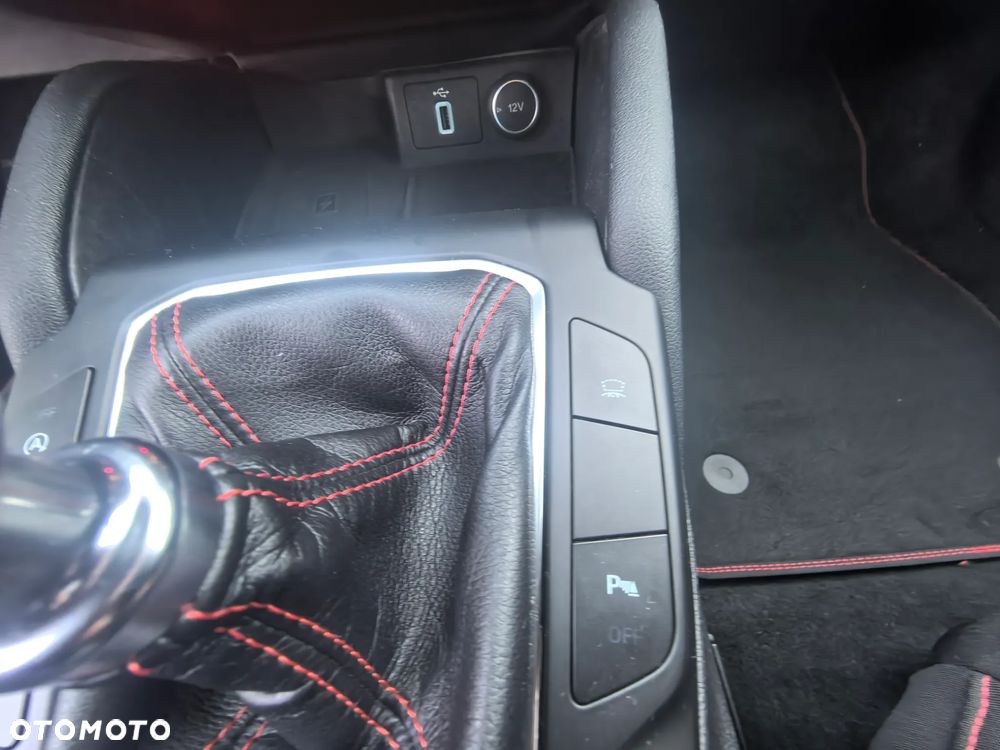 Ford Focus 1.0 EcoBoost Start-Stopp-System ST-LINE STYLE - 27