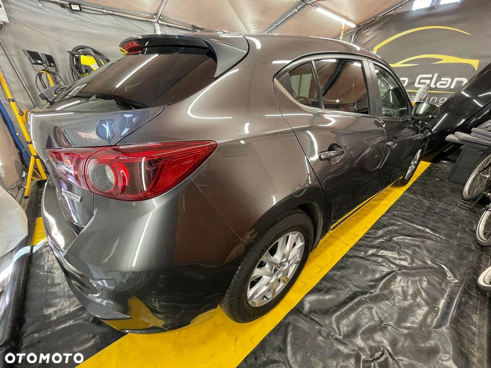 Mazda 3 2017 photo 2