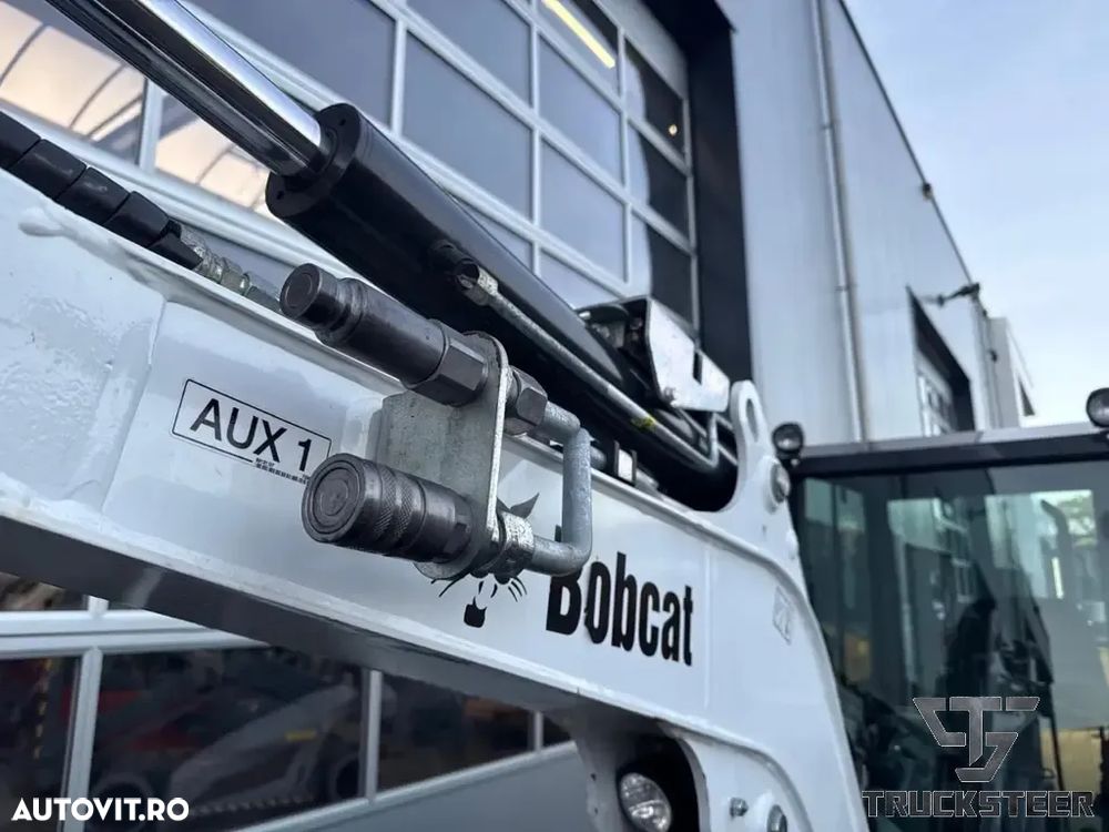 Bobcat E27 - 7
