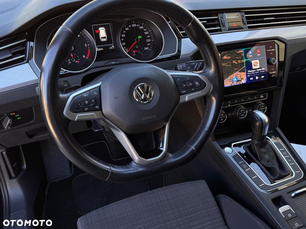 Volkswagen Passat Variant 2.0 TDI SCR DSG Comfortline - 15