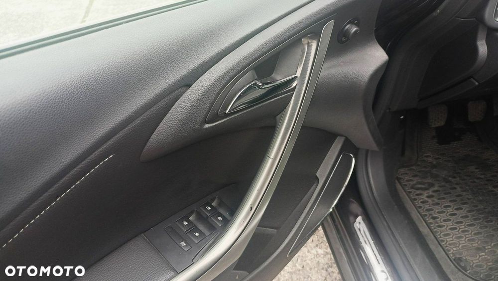 Opel Astra 1.4 T Executive - 17