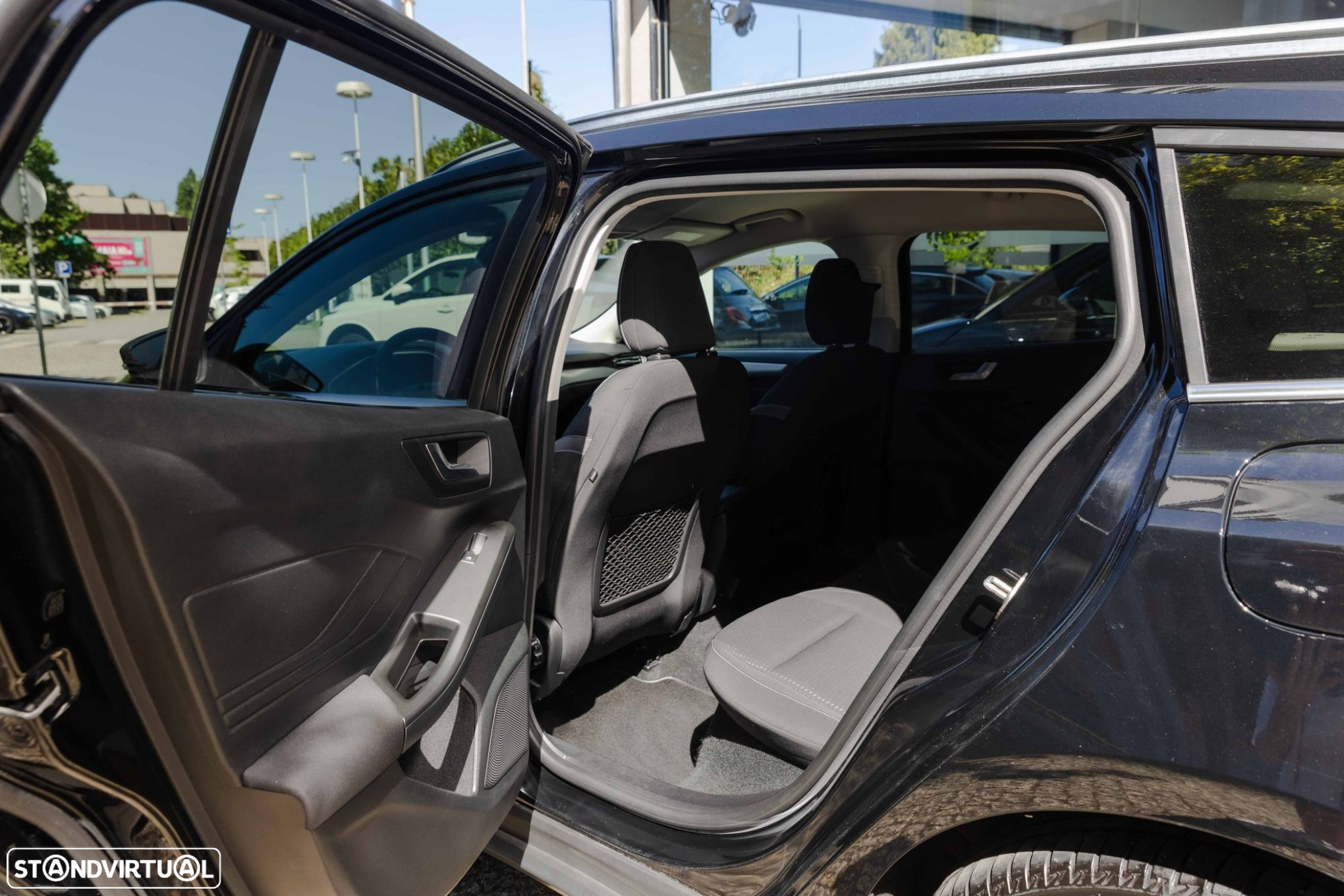 Ford Focus SW 1.5 TDCi EcoBlue Business - 15