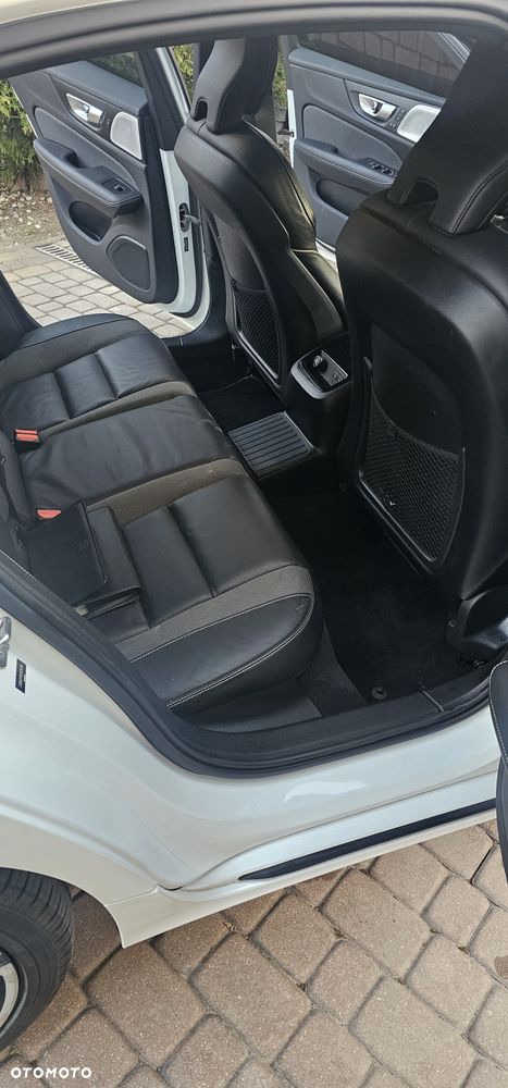 Volvo S60 T8 Twin Engine AWD Geartronic RDesign - 21