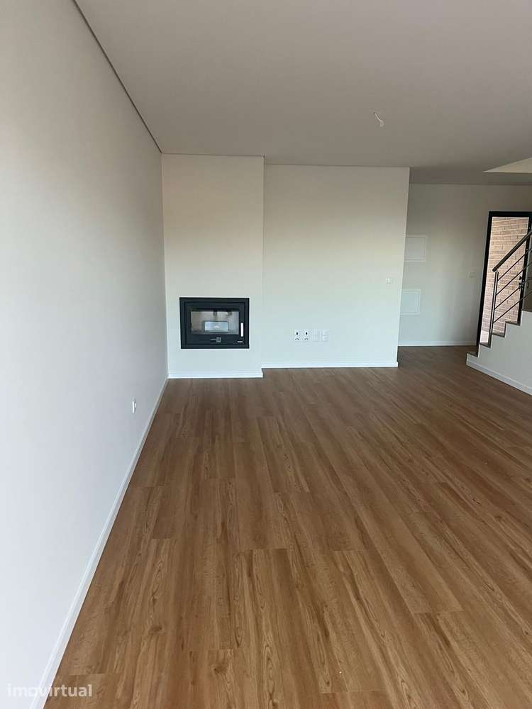 Moradia T4 em Condomínio Fechado, Próxima da Praia | Esposende - Grande imagem: 2/13