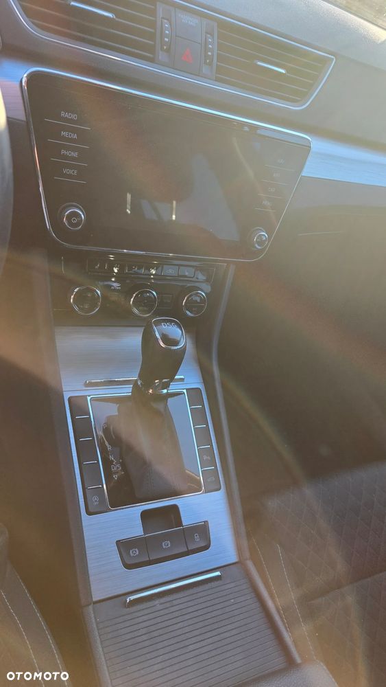 Skoda Superb 1.5 TSI Ambition DSG - 8