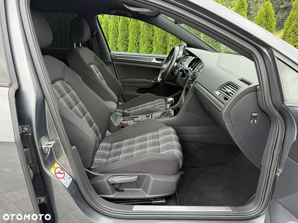 Volkswagen Golf GTD (BlueMotion Technology) DSG - 7