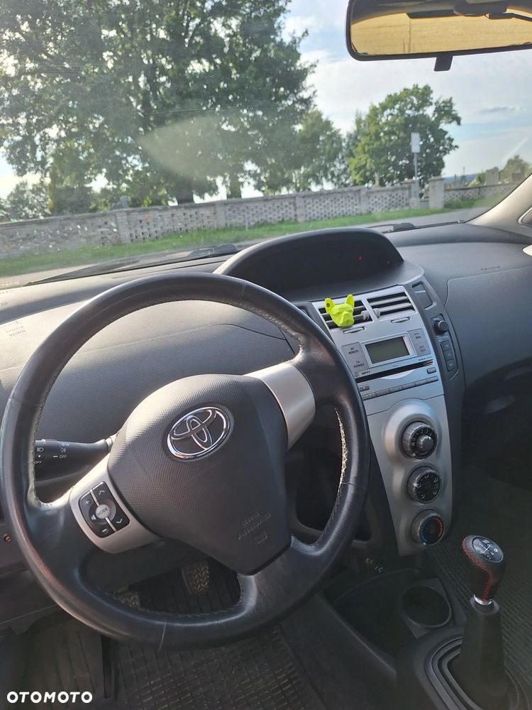 Toyota Yaris 1.3 VVT-i Luna - 22
