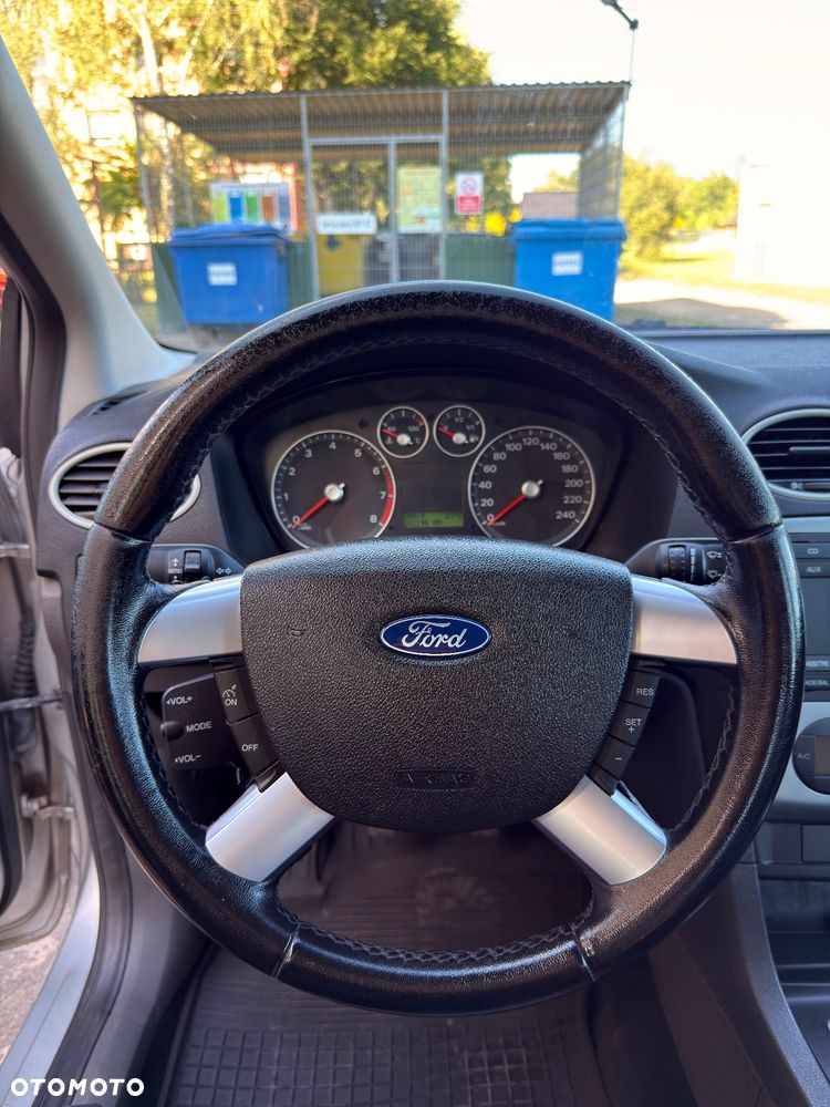 Ford Focus 1.6 Comfort - 17