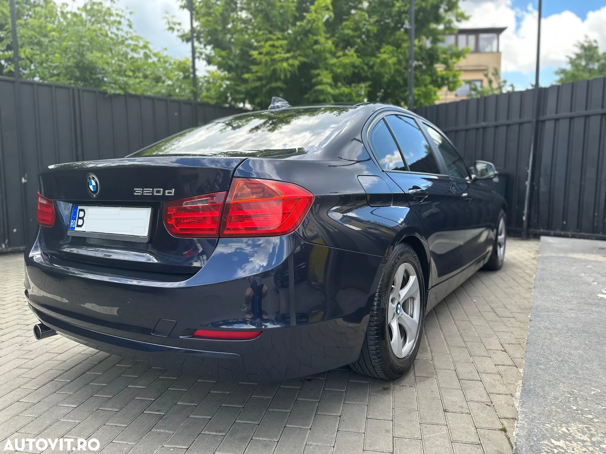 BMW Seria 3 320d - 10