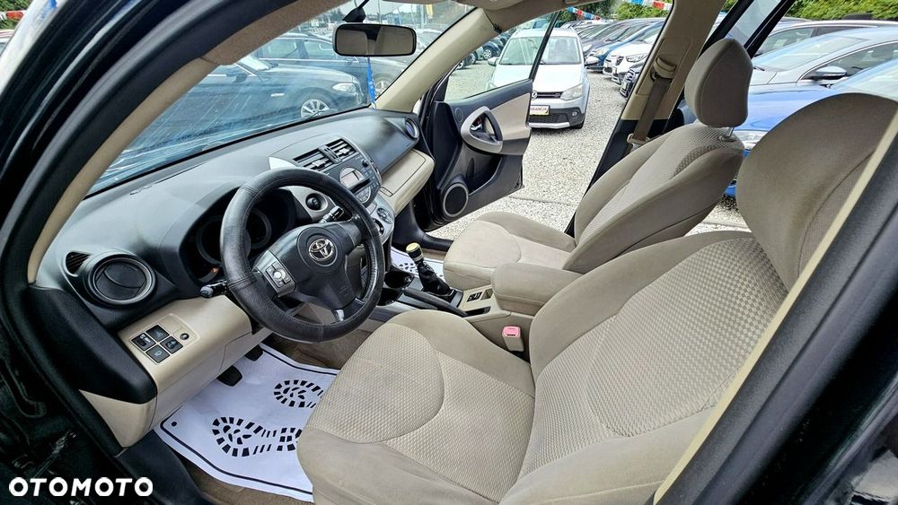Toyota RAV4 - 21