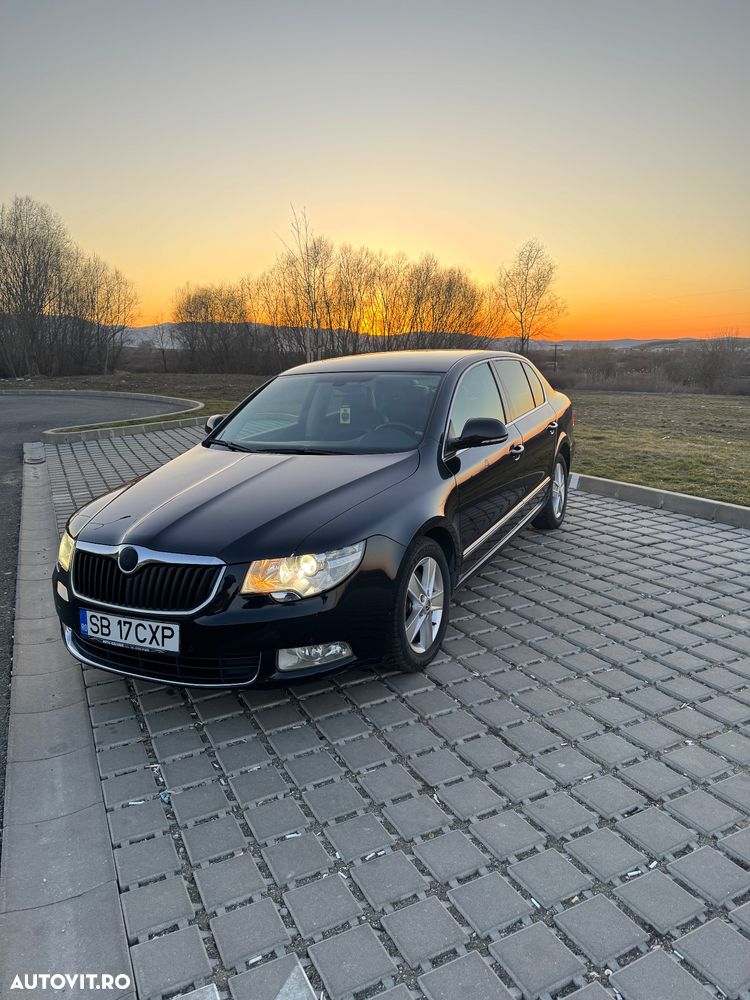 Skoda Superb 2.0 TDI DSG Ambition - 4