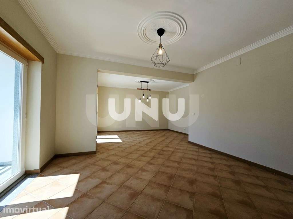 Moradia Geminada T4 - Zona Residencial - Grande imagem: 3/34