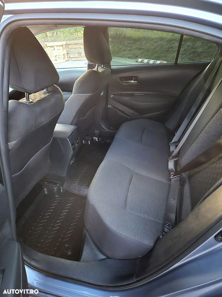 Toyota Corolla - 12
