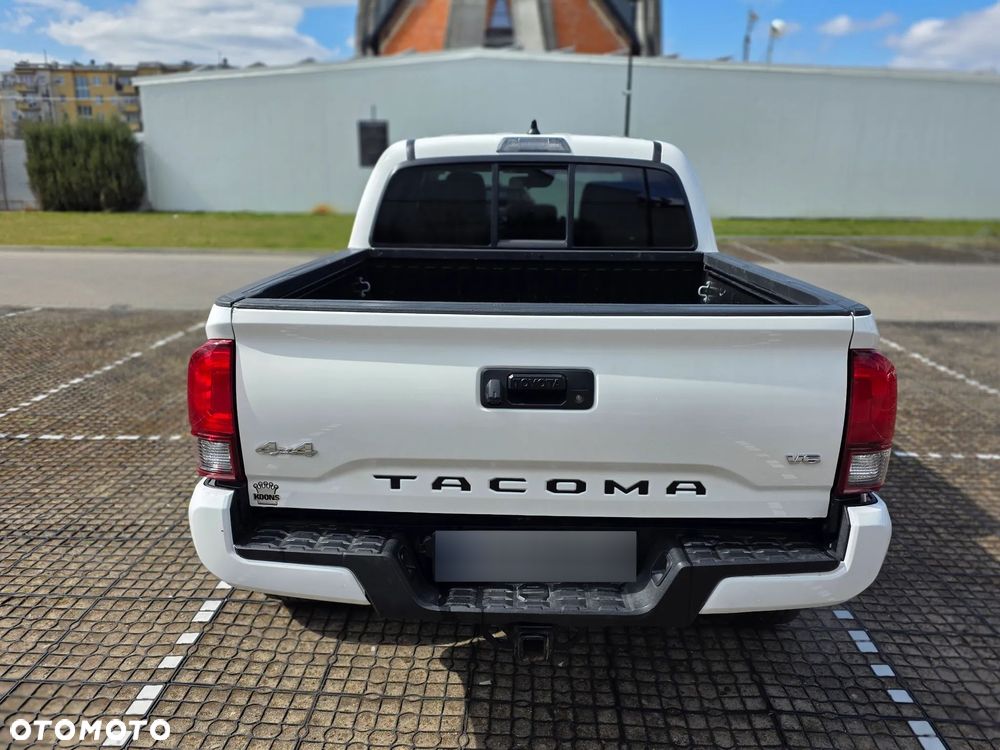 Toyota Tacoma - 7