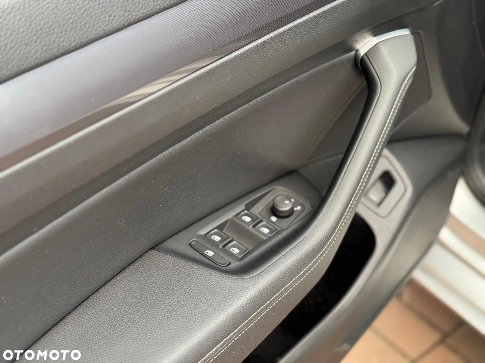Volkswagen Passat - 16