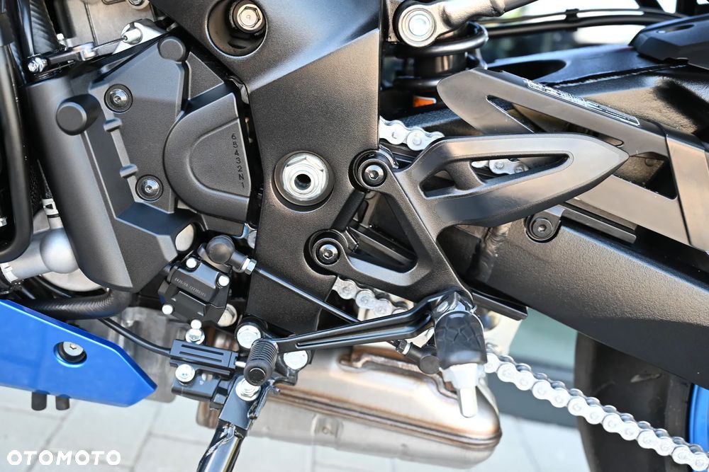 Suzuki GSX 1000 - 17