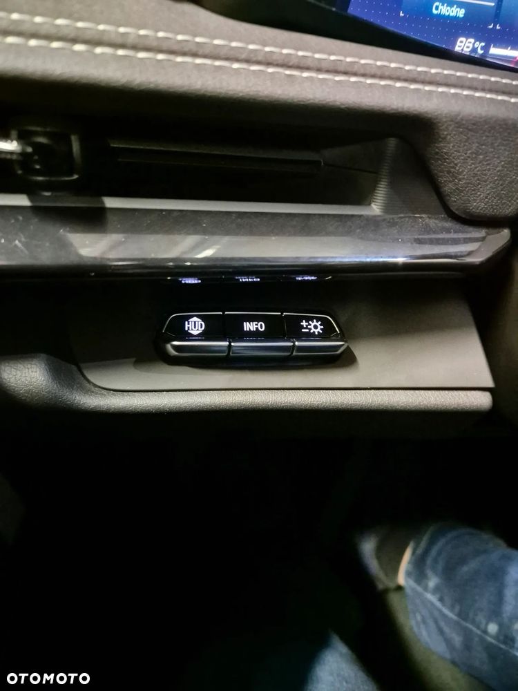 Chevrolet Corvette - 12