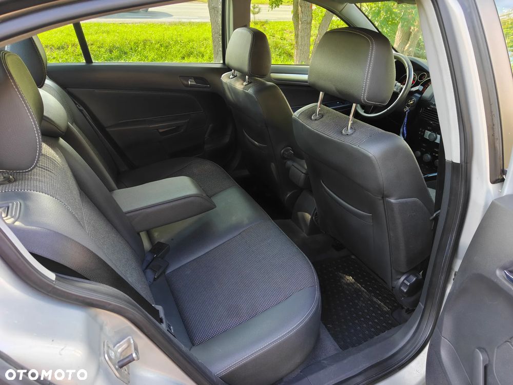 Opel Astra 1.6 Essentia - 16