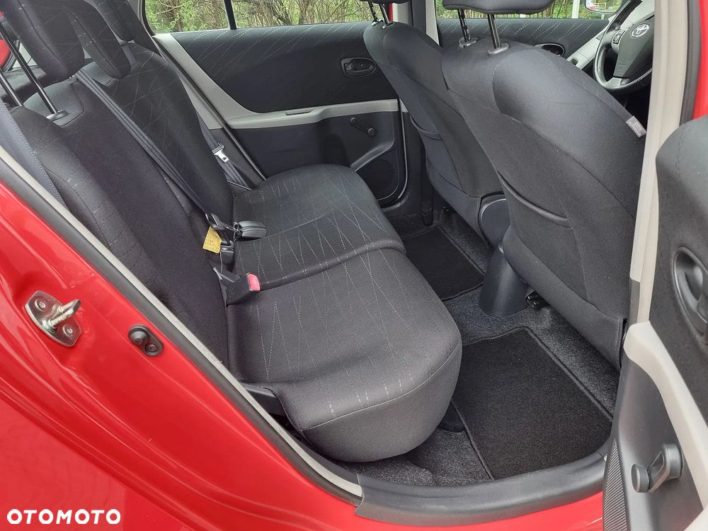 Toyota Yaris 1.3 Sol - 14