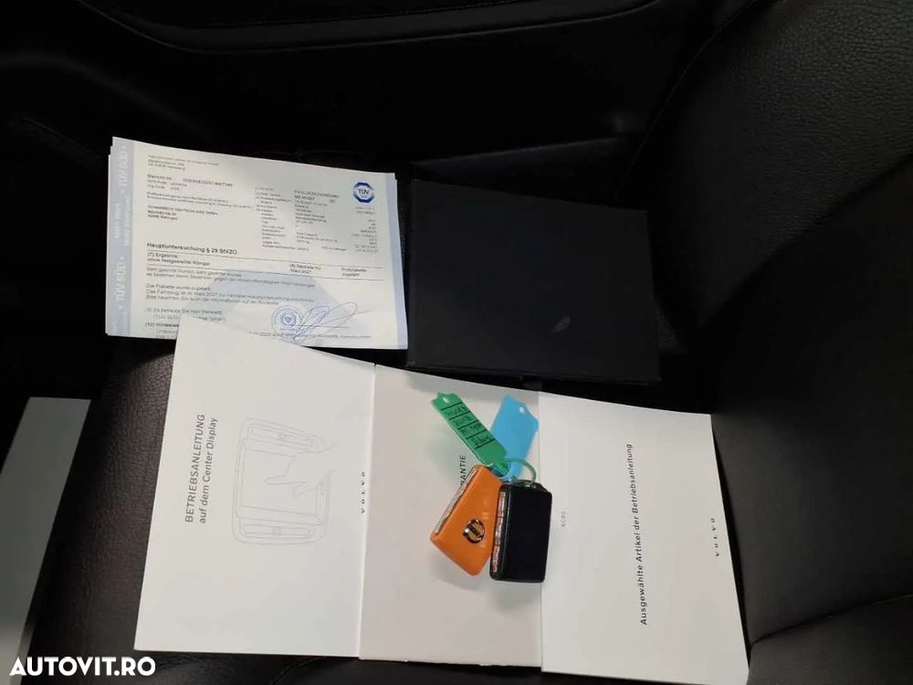 Volvo XC 90 B5 D AWD Geartronic Momentum Pro - 10