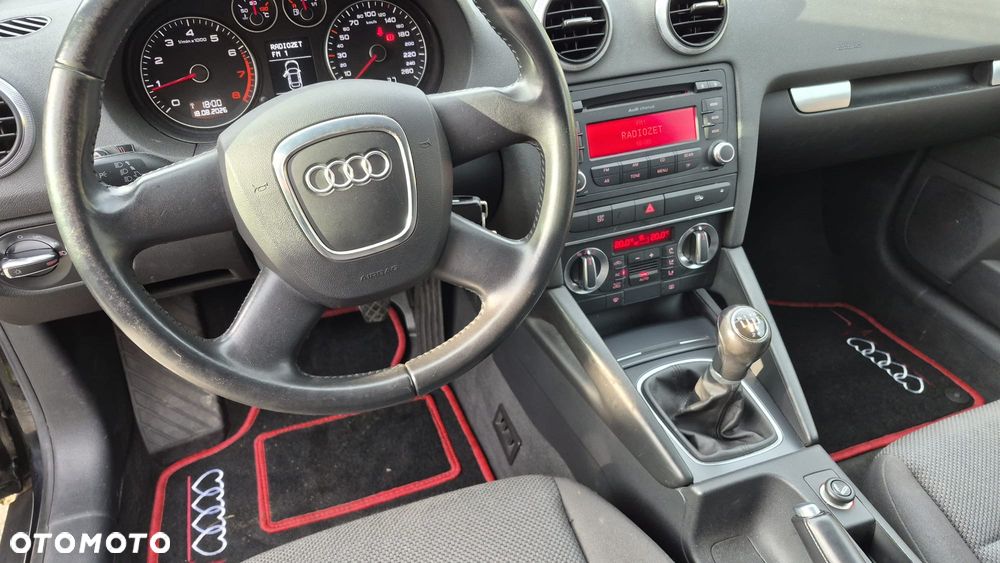 Audi A3 3-drzwiowe 1.6 Attraction - 18