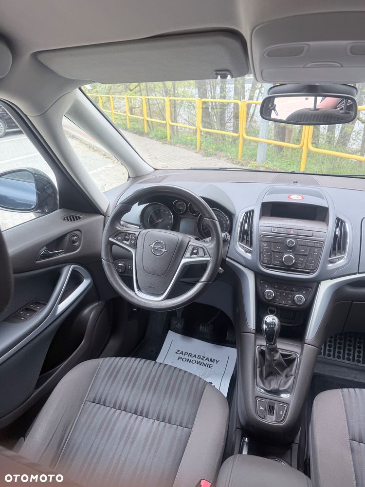 Opel Zafira - 10