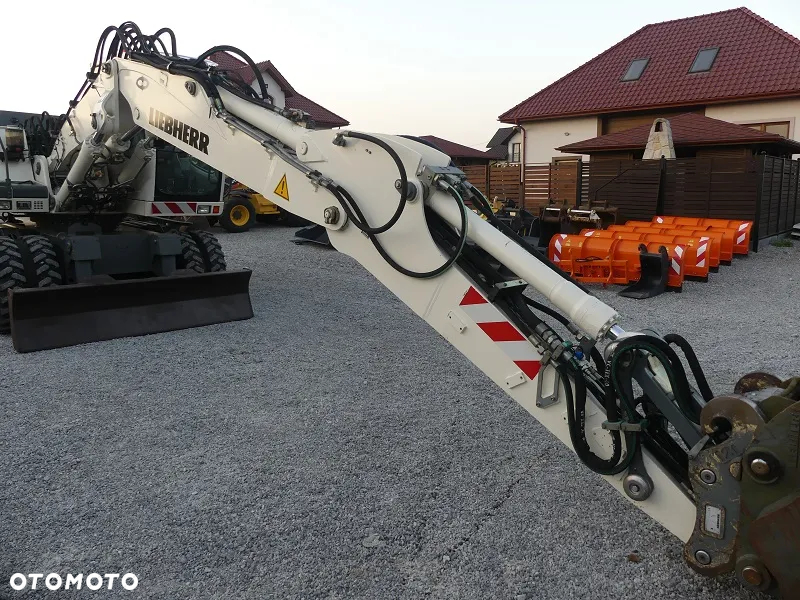 Liebherr A900C z Niemiec / Super Stan / - 34