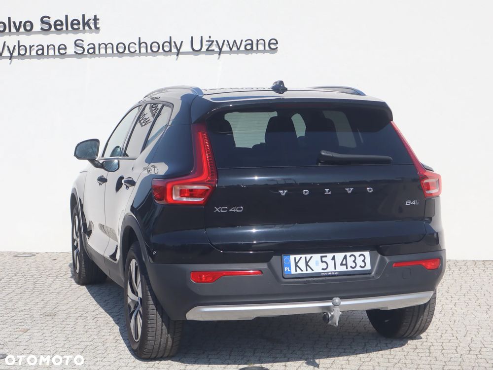 Volvo XC 40 B4 B AWD Momentum Pro - 4