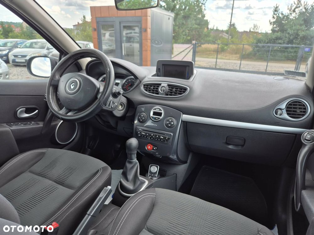 Renault Clio - 18