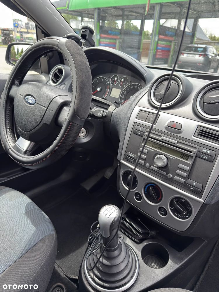 Ford Fiesta 1.6 TDCi Trend - 10