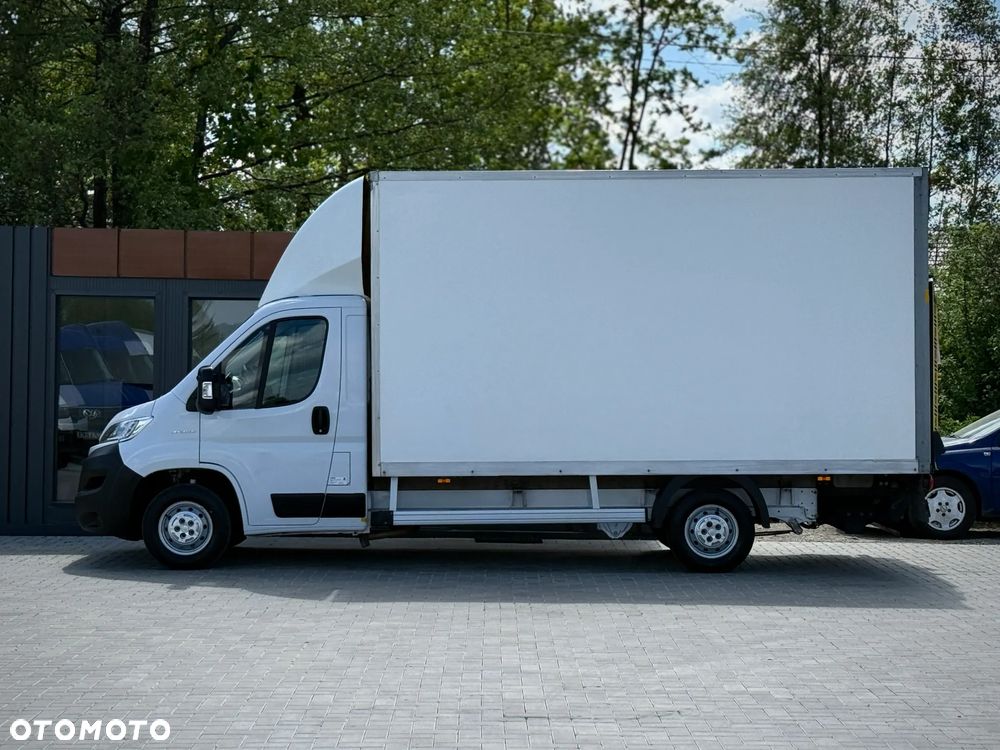 Fiat Ducato 2.3 131KM / Kontener 4,2m 8EP + Winda Palfinger 750kg / 250.476KM PRZEBIEG / 2019 ROK PRODUKCJI / ZAREJESTROWANY W PL / PO PRZEGLĄDZIE UDT / GOTOWY DO PRACY ! - 18