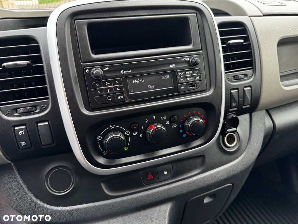 Renault Trafic - 15