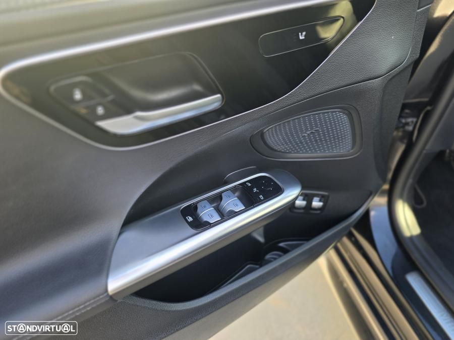 Mercedes-Benz C 300 e AMG Line - 18