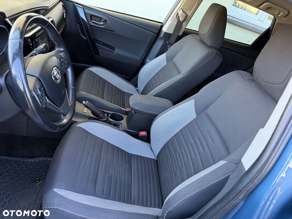 Toyota Auris 1.8 HSD Sol - 8
