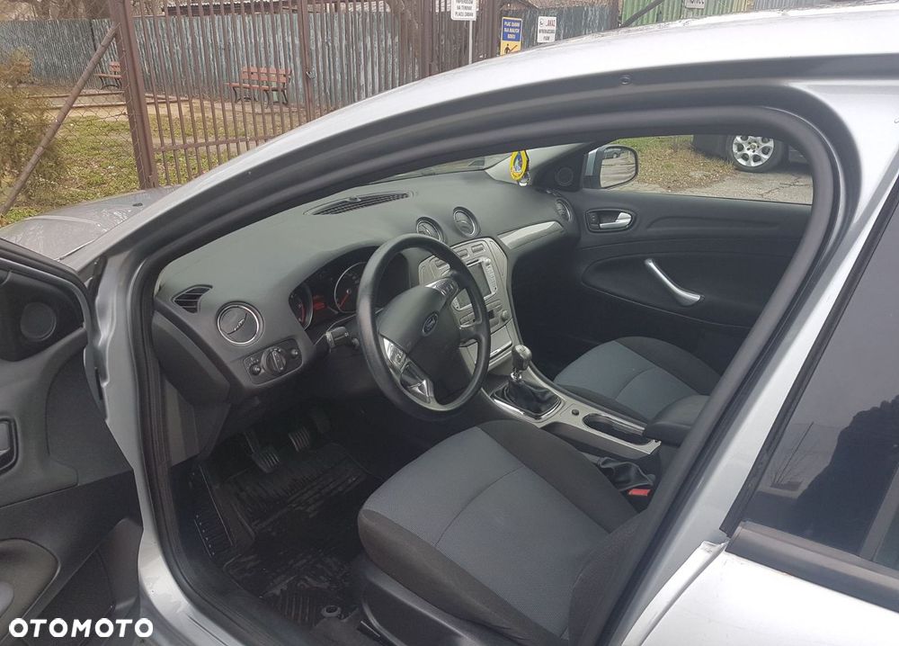 Ford Mondeo 1.8 TDCi Ambiente - 4