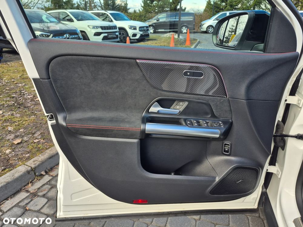 Mercedes-Benz GLA 200 AMG Line - 12