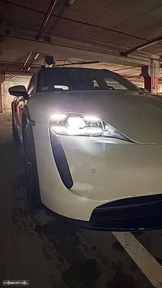 Porsche Taycan Cross Turismo 4 - 3