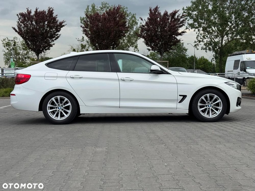 BMW 3GT 320i xDrive - 11