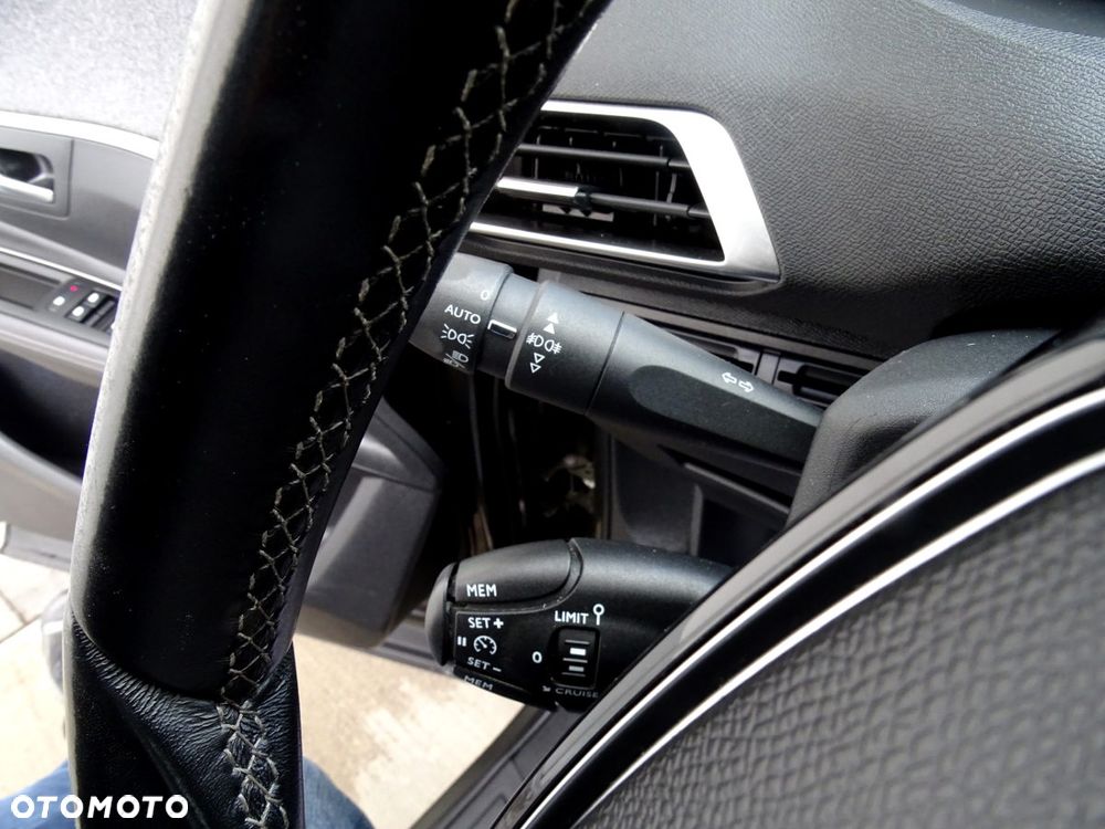 Peugeot 3008 PureTech 130 Stop & Start Allure - 18