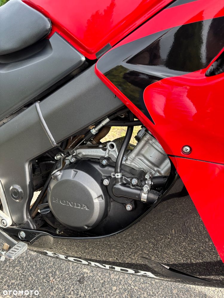 Honda CBR - 16