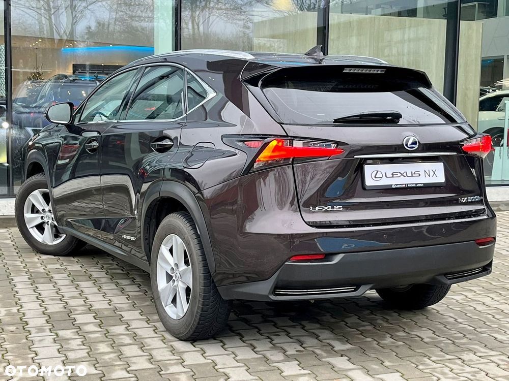 Lexus NX 300h Elite AWD - 11