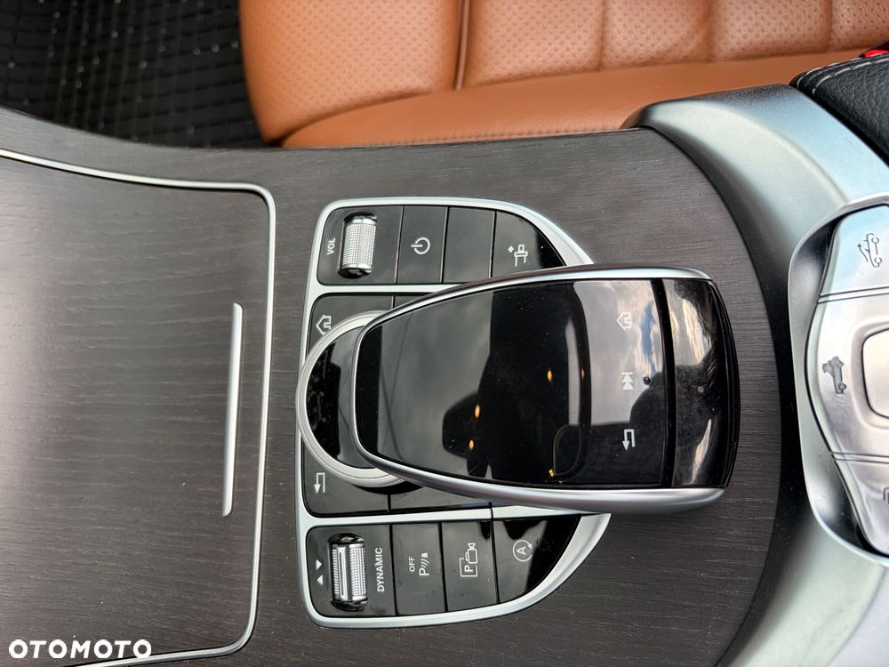 Mercedes-Benz Klasa C 180 9G-TRONIC AMG Line Plus - 26