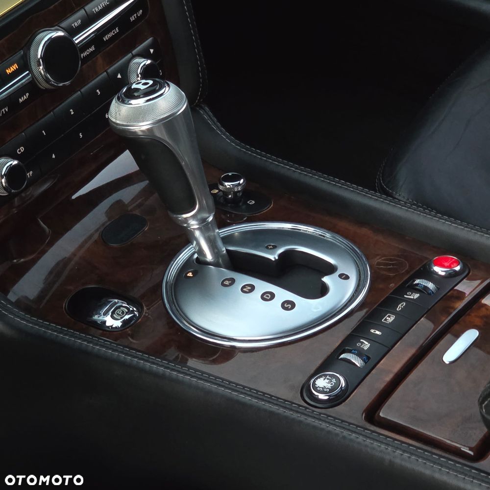 Bentley Flying Spur - 27