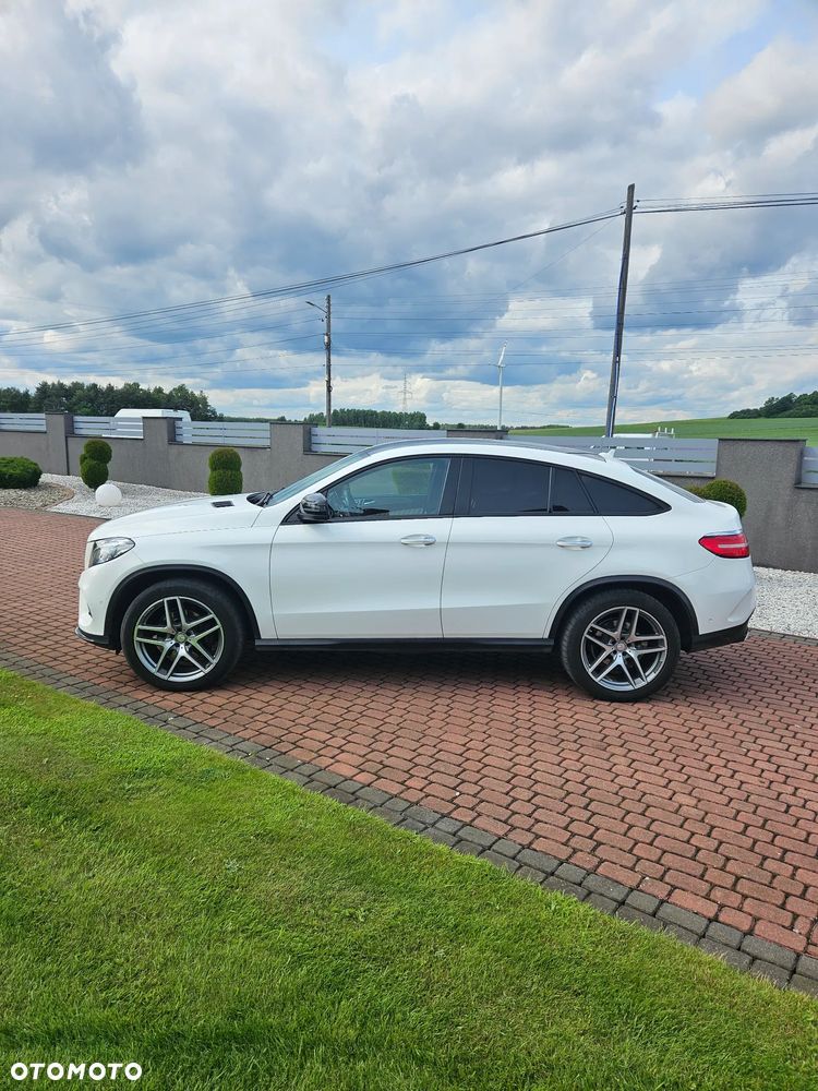 Mercedes-Benz GLE 350 d 4Matic 9G-TRONIC AMG Line - 2